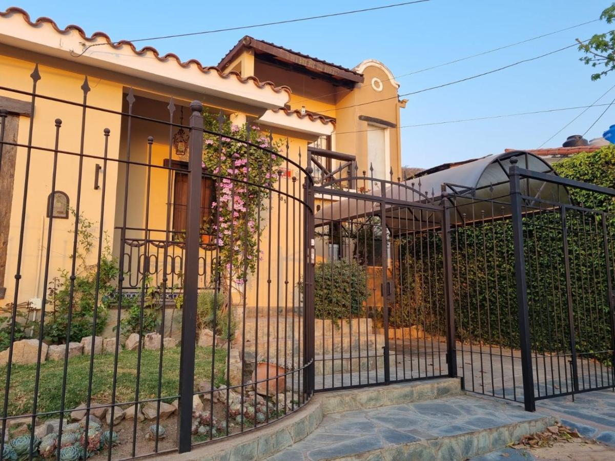 Hostal Las Rosas Salta Exterior foto